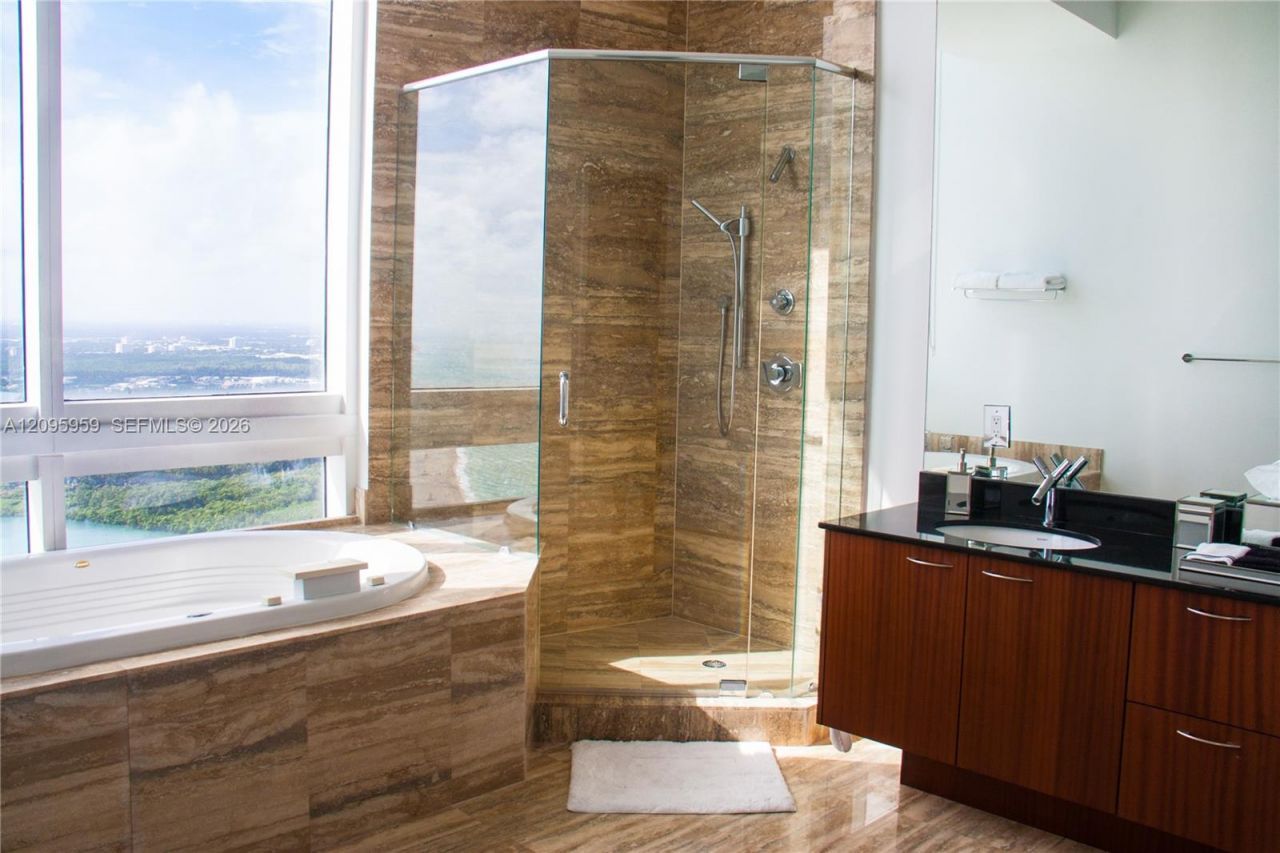 15811 Collins Ave, Unit 4306, Sunny Isles Beach, FL 33160 Photo
