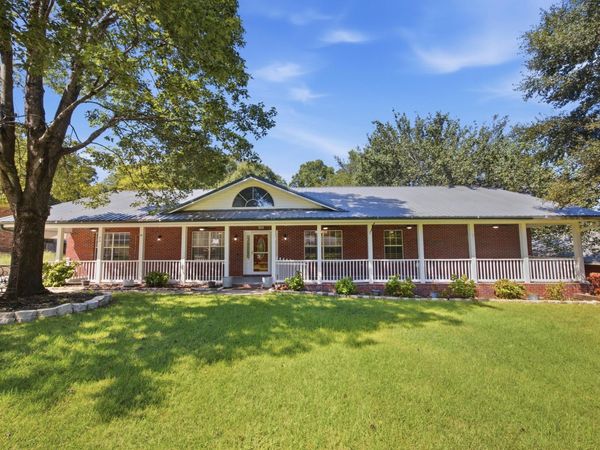 111 Arapaho Trail, Crestview, FL 32536