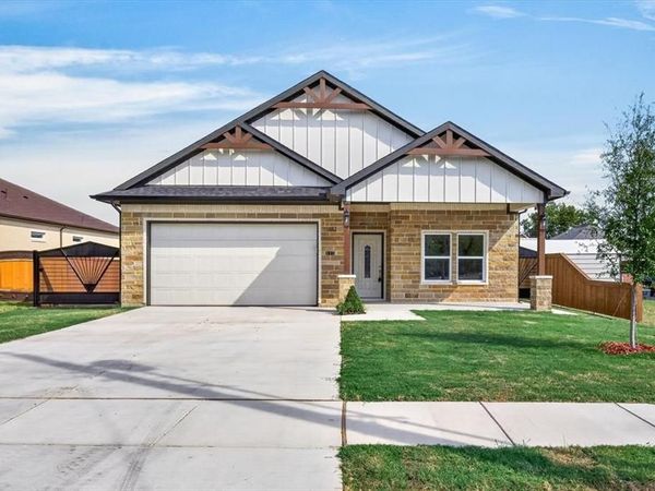 602 Crenshaw Street, Terrell, TX 75160