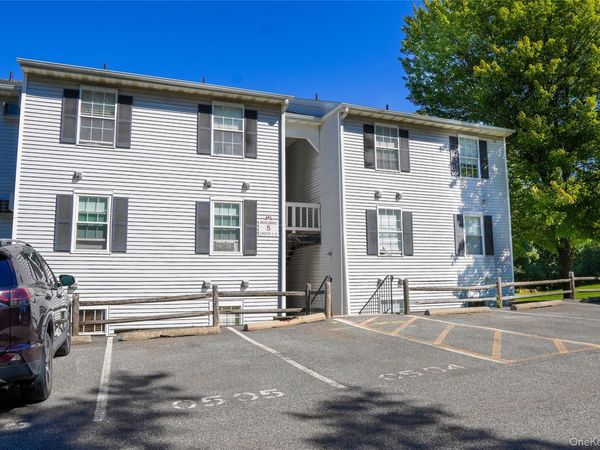 5 Lexington Hill , Unit 1, Harriman, NY 10926