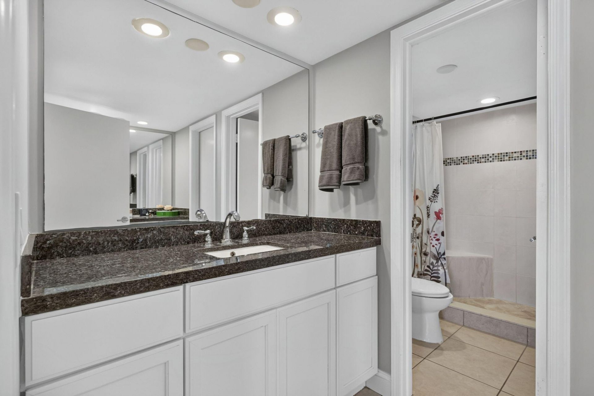 301 Lake Shore Drive, Unit 201, Lake Park, FL 33403 Photo