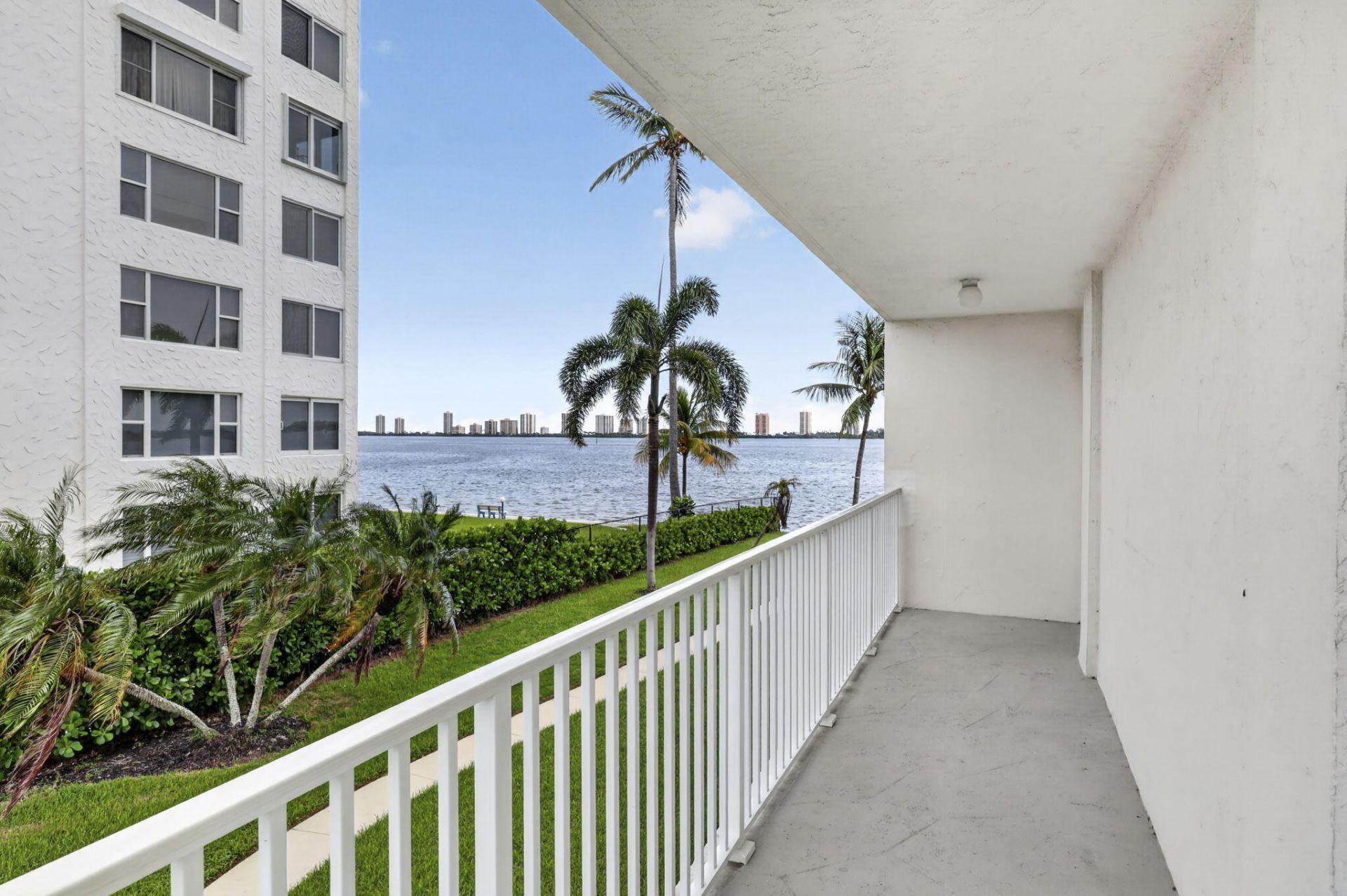 301 Lake Shore Drive, Unit 201, Lake Park, FL 33403 Photo