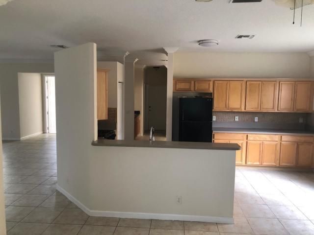 147 Kensington Way, Royal Palm Beach, FL 33414 Photo