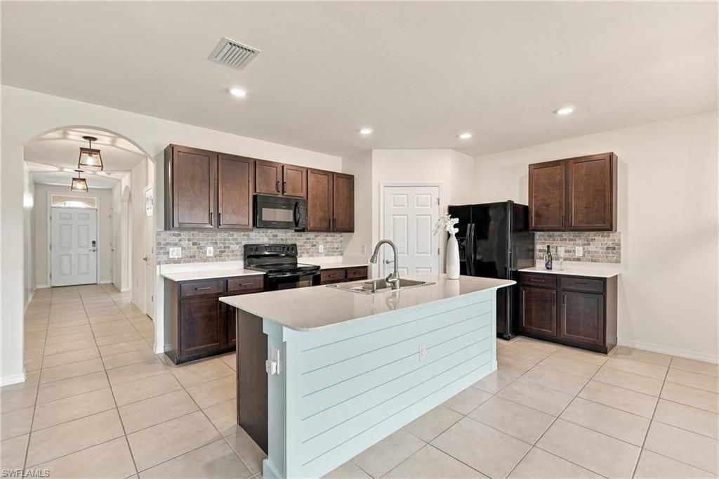 2717 Foralesca Ct, Cape Coral, FL 33909 Photo