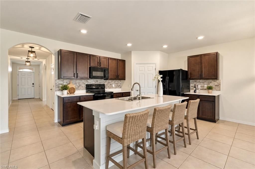 2717 Foralesca Ct, Cape Coral, FL 33909 Photo