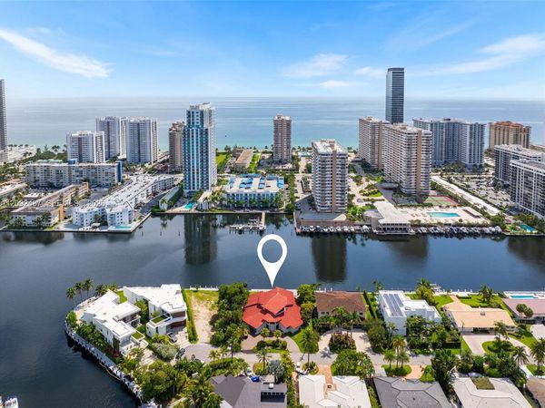 507 Palm Dr , Hallandale Beach, FL 33009