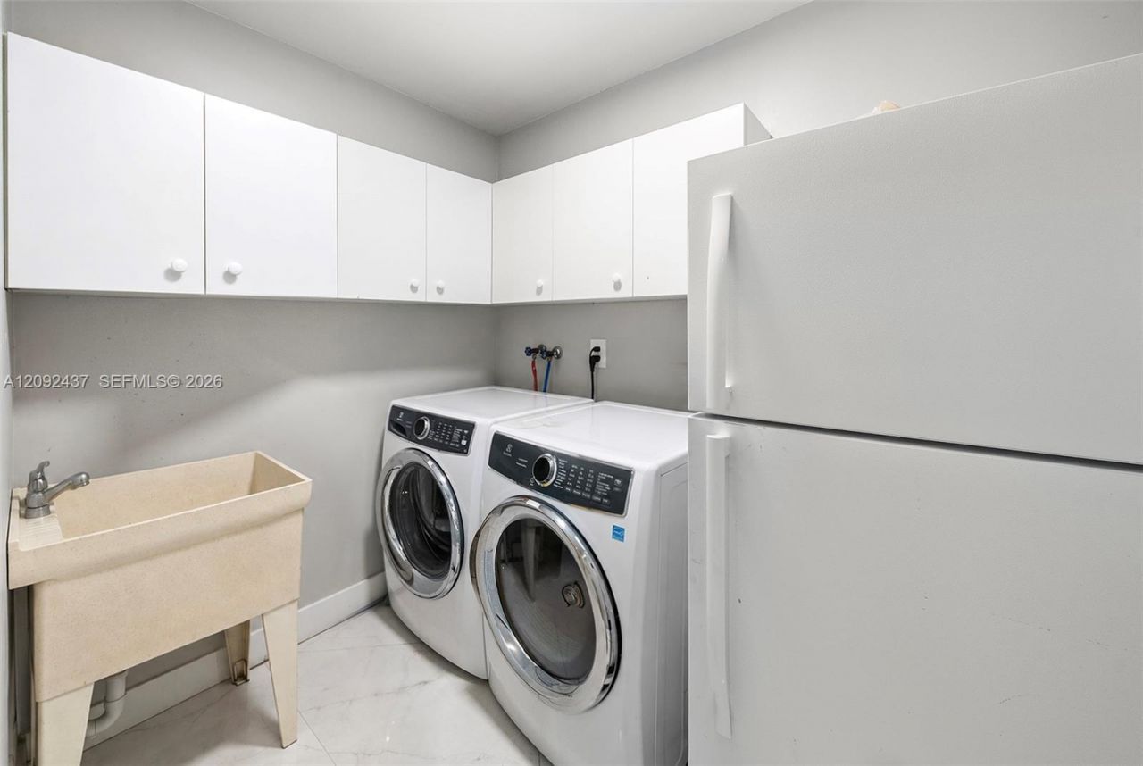507 Palm Dr, Hallandale Beach, FL 33009 Photo