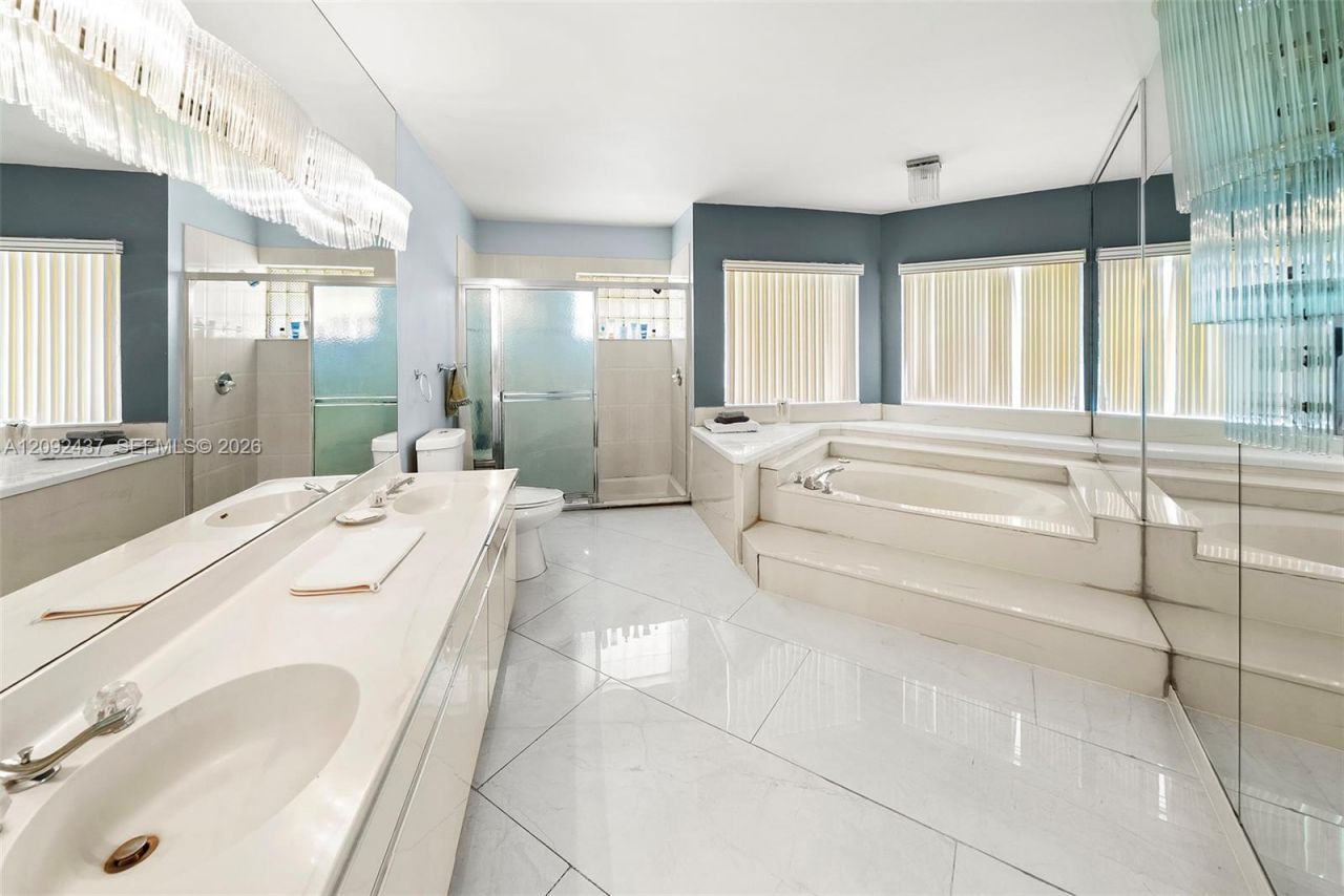 507 Palm Dr, Hallandale Beach, FL 33009 Photo