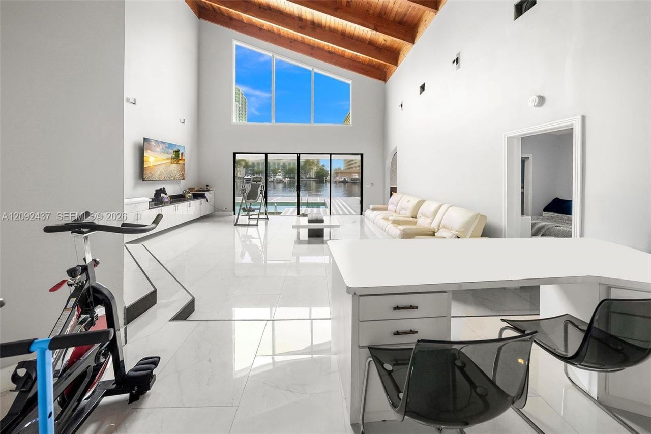 507 Palm Dr, Hallandale Beach, FL 33009 Photo