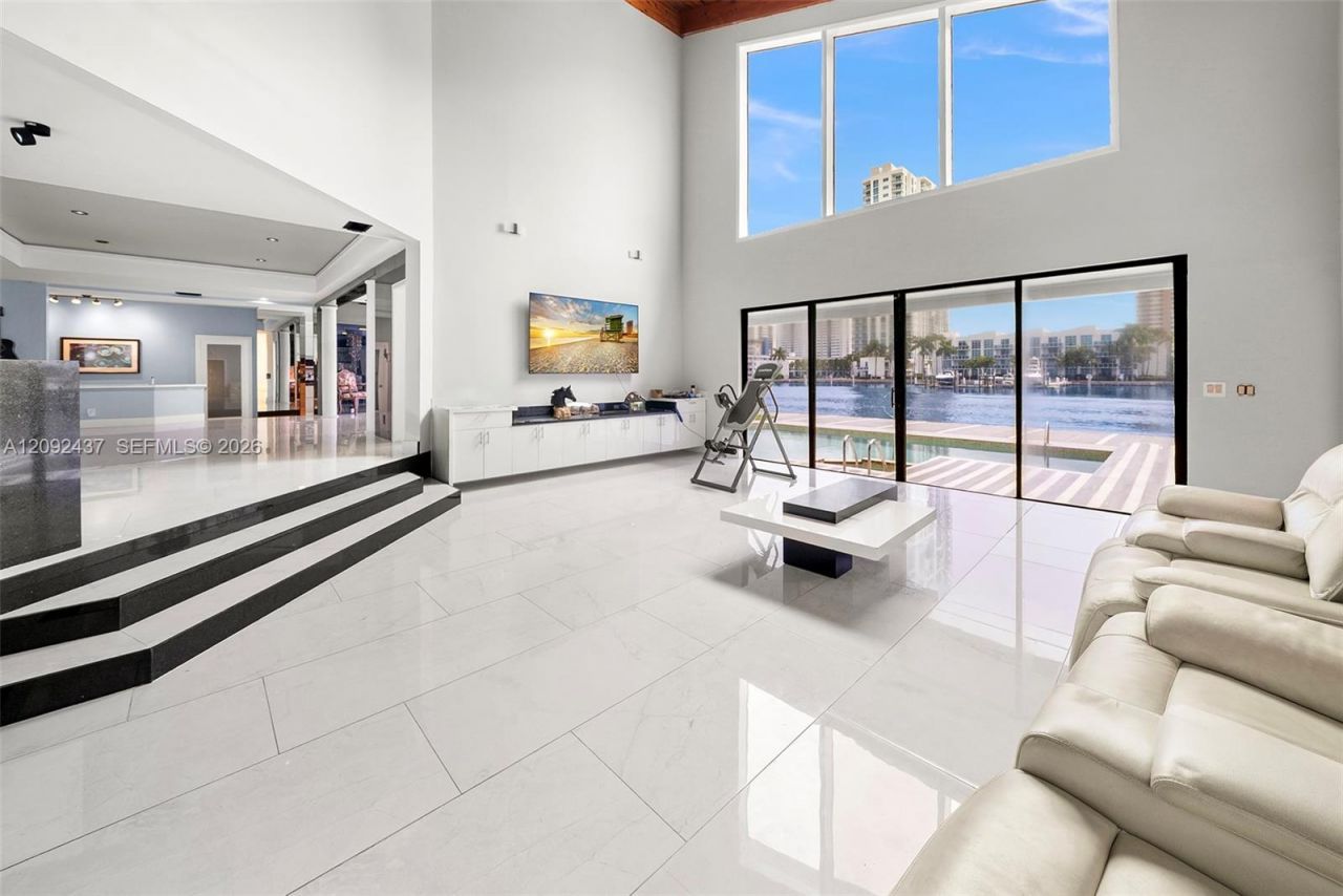 507 Palm Dr, Hallandale Beach, FL 33009 Photo