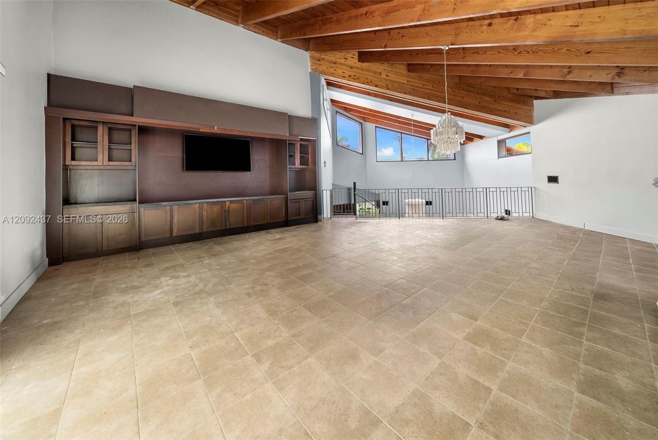 507 Palm Dr, Hallandale Beach, FL 33009 Photo