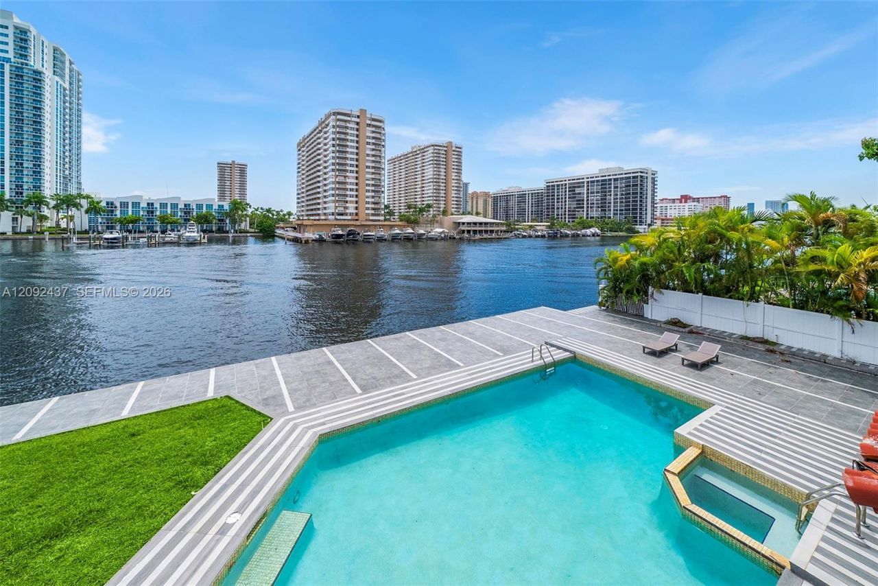 507 Palm Dr, Hallandale Beach, FL 33009 Photo