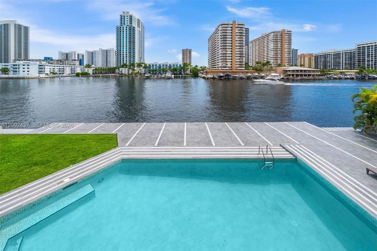 507 Palm Dr, Hallandale Beach, FL 33009 Photo