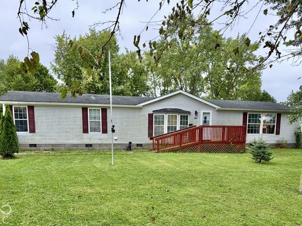 630 Cross Street, Hope, IN 47246
