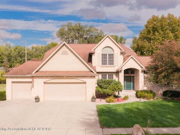 701 Drahner Drive, Eaton Rapids, MI 48827