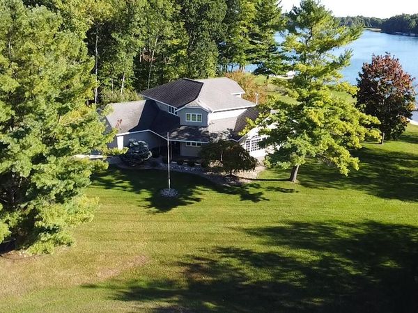 4760 Queens Court, Gladwin, MI 48624