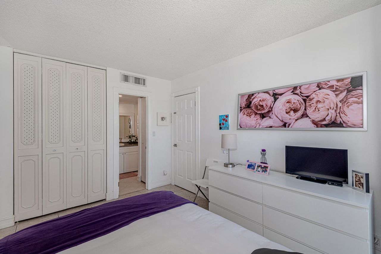 3475 N Country Club Drive, Unit 807, Aventura, FL 33180 Photo