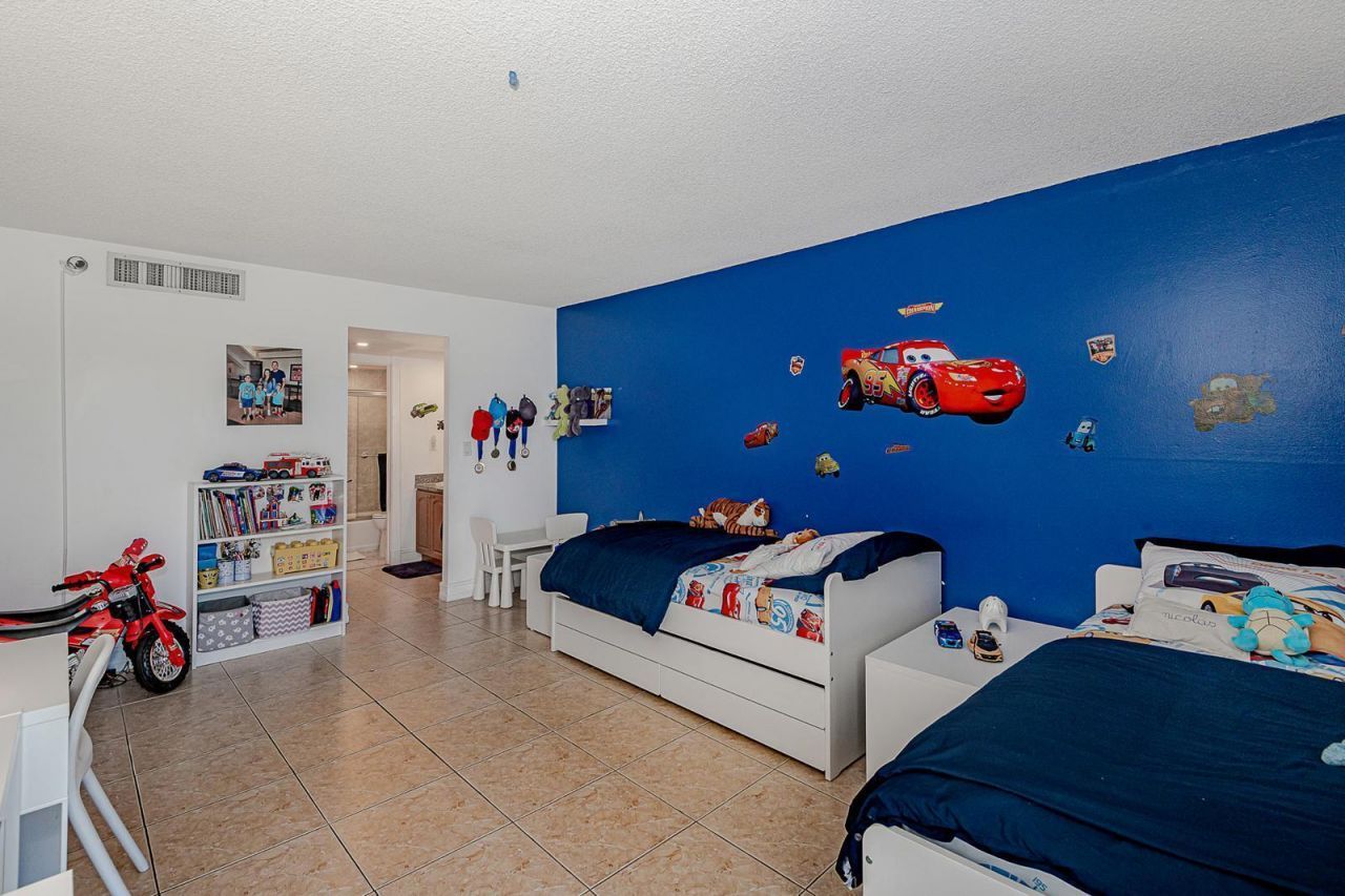 3475 N Country Club Drive, Unit 807, Aventura, FL 33180 Photo