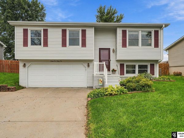 2121 W Sandpiper Lane, Lincoln, NE 68528