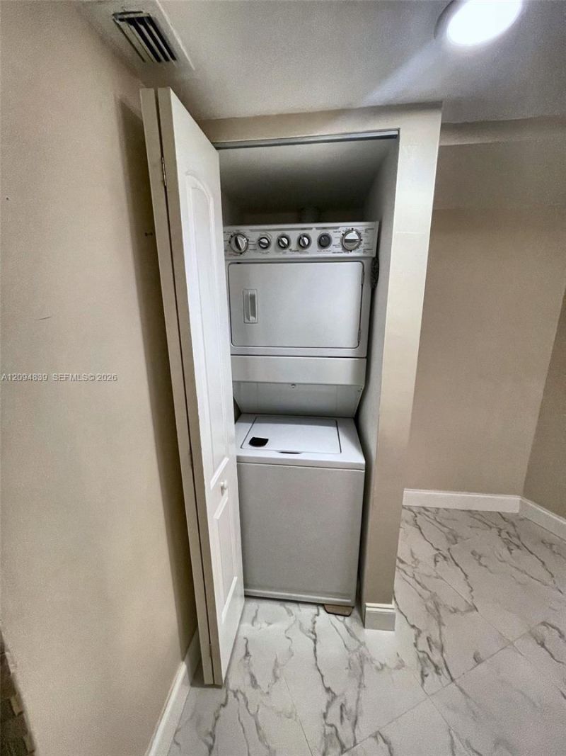 3500 Mystic Pointe Dr , Unit 3002, Aventura, FL 33180 Photo