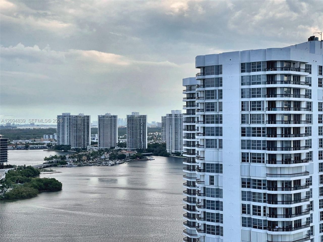 3500 Mystic Pointe Dr , Unit 3002, Aventura, FL 33180 Photo