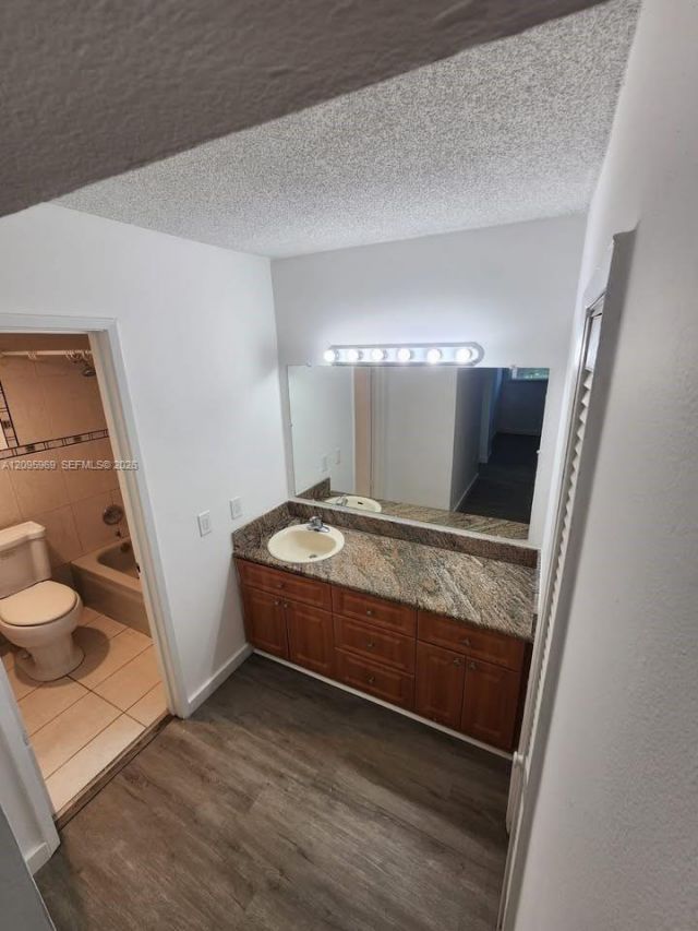 8889 N Fontainebleau Blvd , Unit 211, Miami, FL 33172 Photo