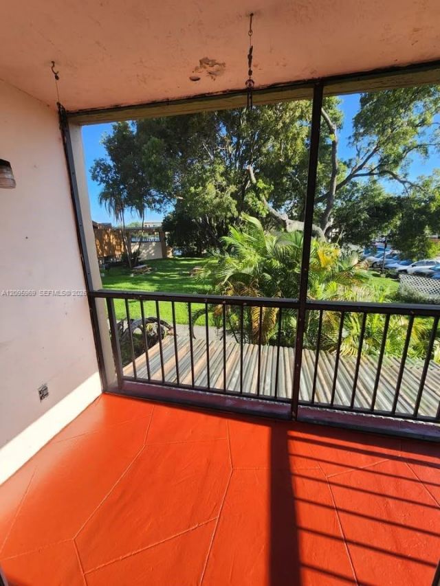 8889 N Fontainebleau Blvd , Unit 211, Miami, FL 33172 Photo