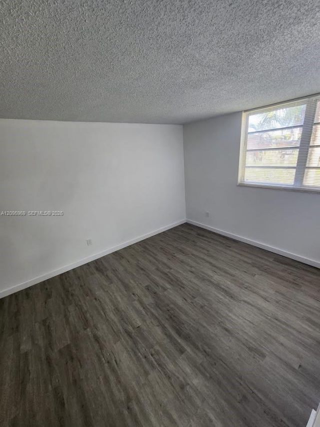 8889 N Fontainebleau Blvd , Unit 211, Miami, FL 33172 Photo