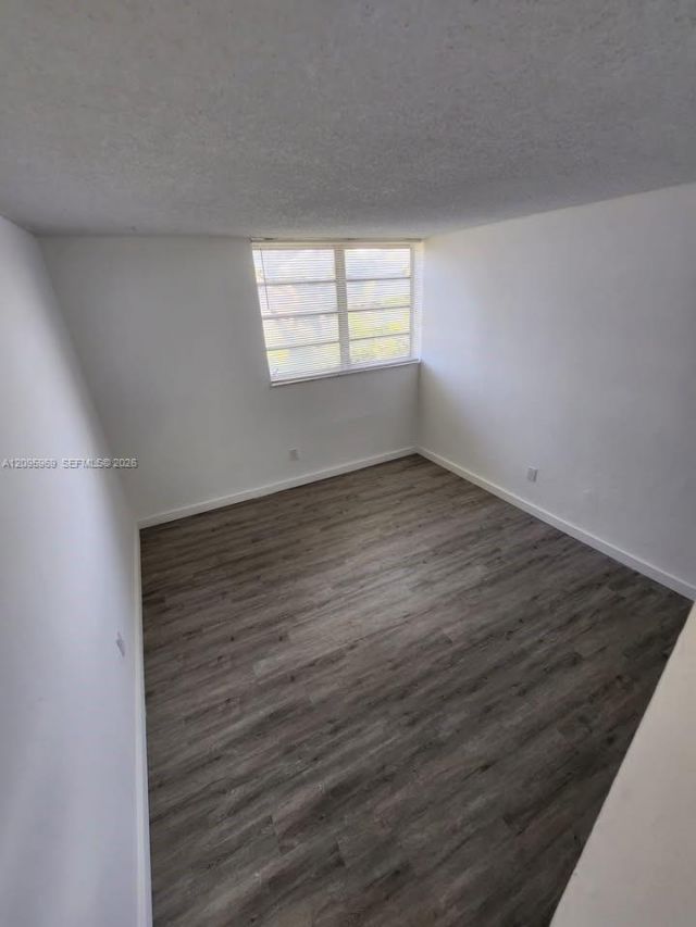 8889 N Fontainebleau Blvd , Unit 211, Miami, FL 33172 Photo