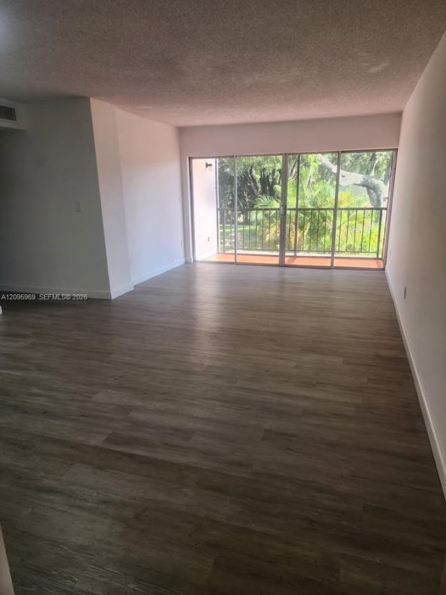 8889 N Fontainebleau Blvd , Unit 211, Miami, FL 33172 Photo