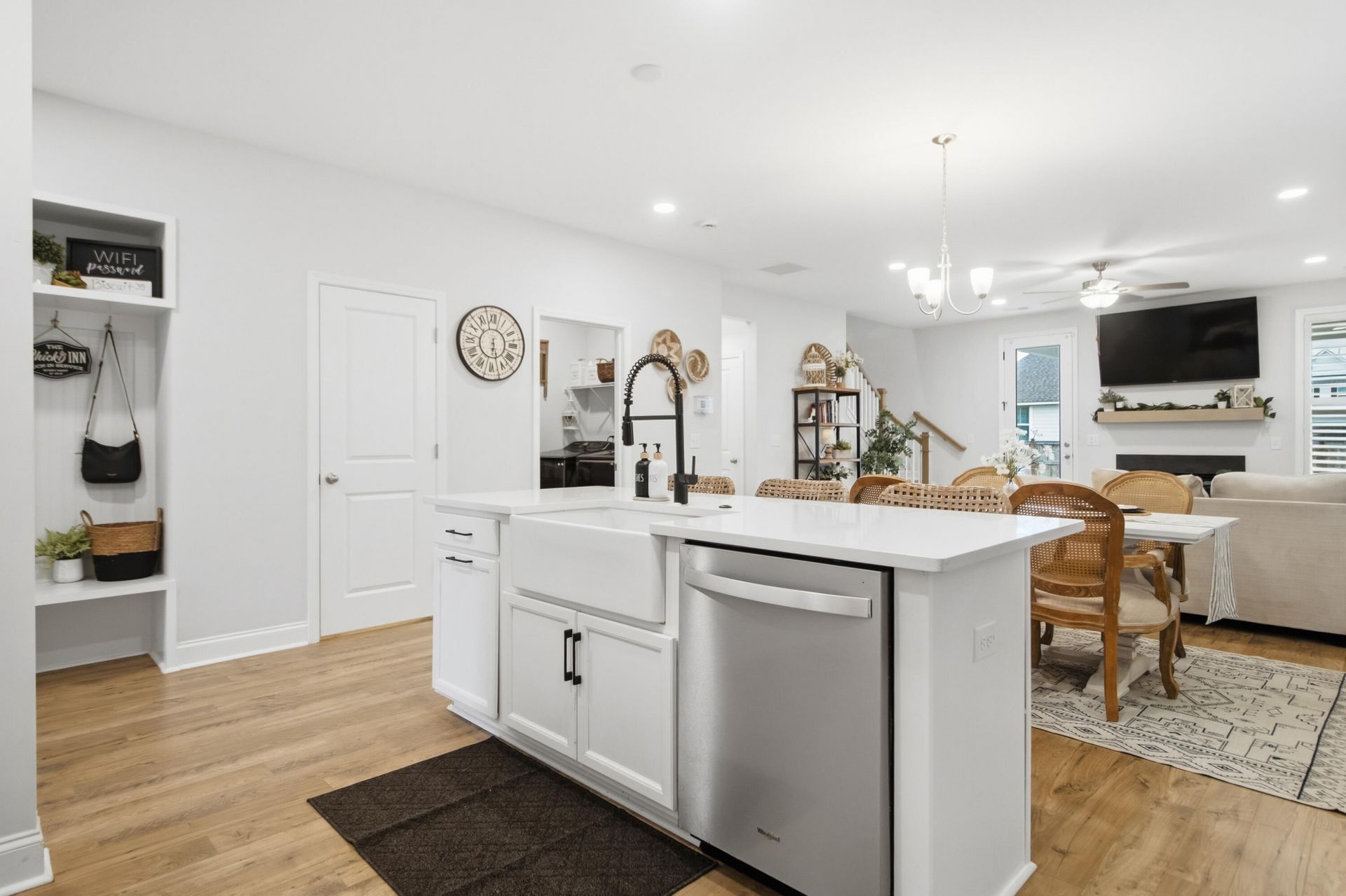 703 Black Pine Road Photo 23