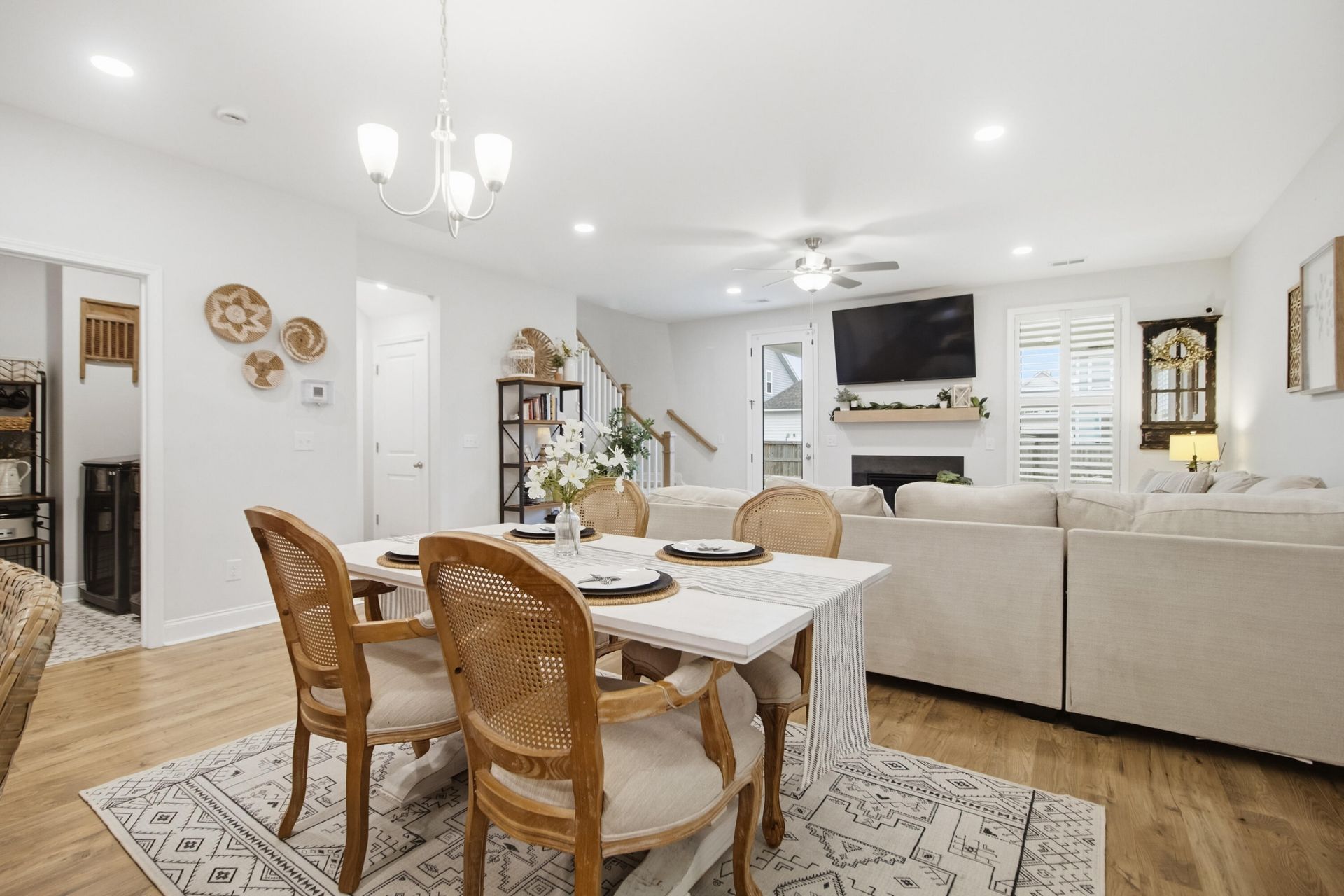 703 Black Pine Road Photo 30