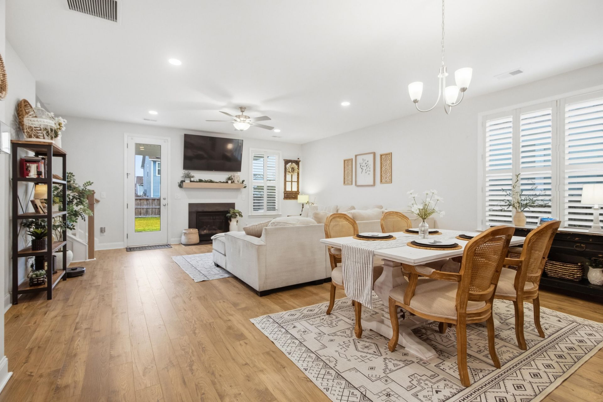 703 Black Pine Road Photo 31