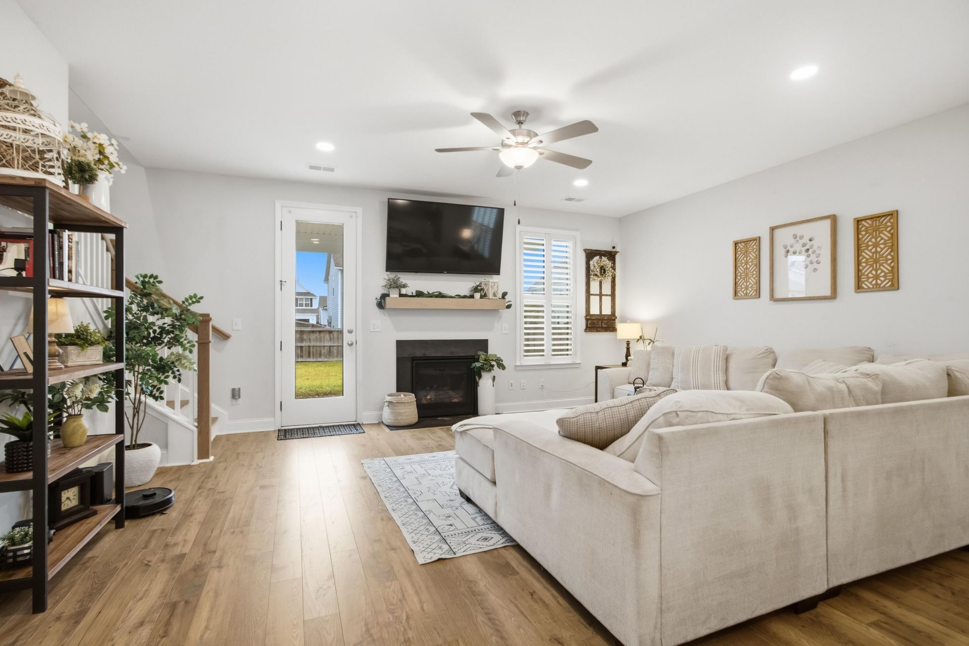 703 Black Pine Road Photo 35