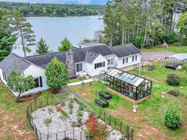 5565 North Shore Drive, Eau Claire, WI 54703