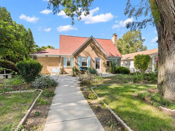 2141 S 105th STREET, West Allis, WI 53227