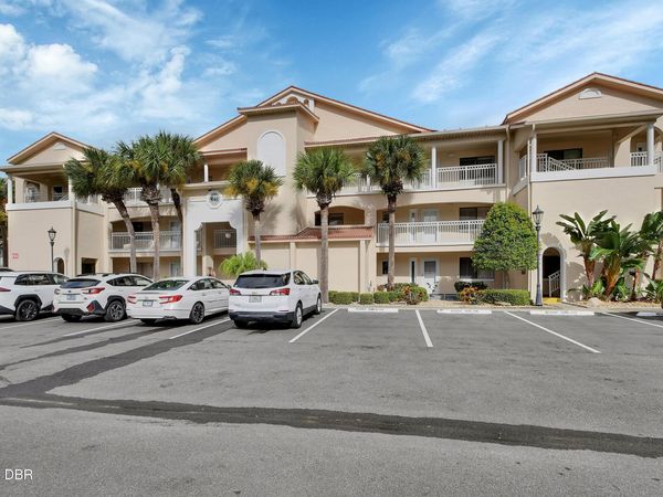 446 Bouchelle Drive, Unit 103, New Smyrna Beach, FL 32169