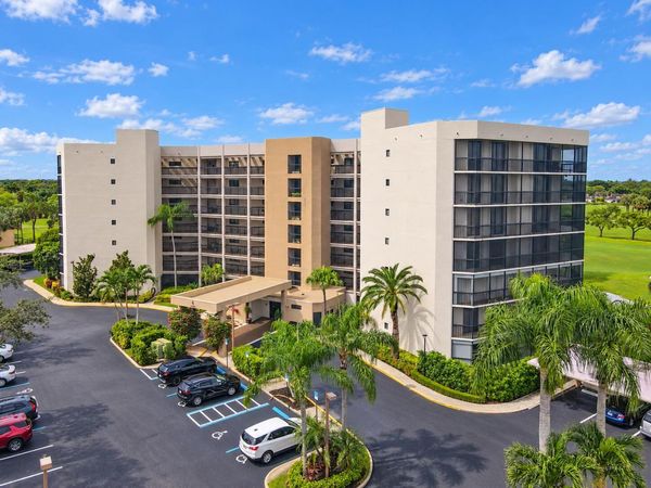 5301 FOUNTAINS Drive S, Unit 501, Lake Worth, FL 33467