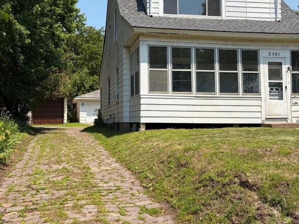 2301 Cole Avenue SE, Minneapolis, MN 55414