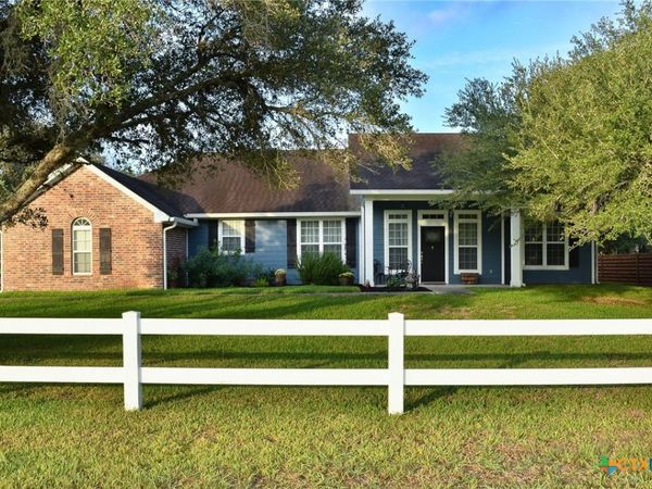 91 Pura Vida Road , Inez, TX 77968