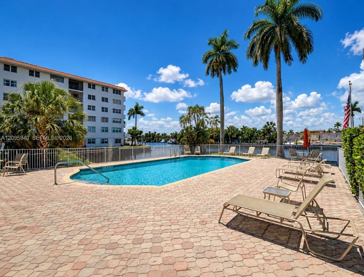 1881 Middle River Dr , Unit 604, Fort Lauderdale, FL 33305 Photo