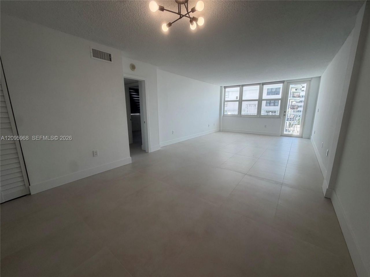245 18th St , Unit 805, Miami Beach, FL 33139 Photo