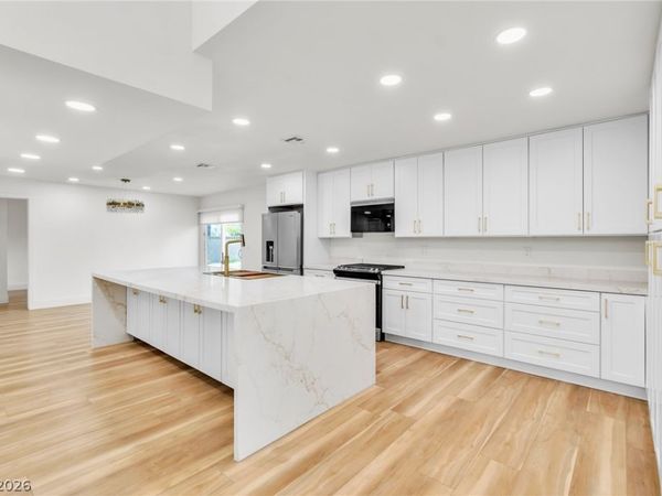 4132 Butterfield Way , Las Vegas, NV 89103
