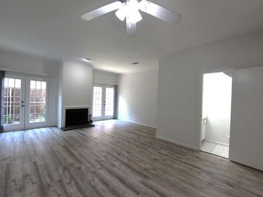 2727 Shelby Avenue, Unit M, Dallas, TX 75219