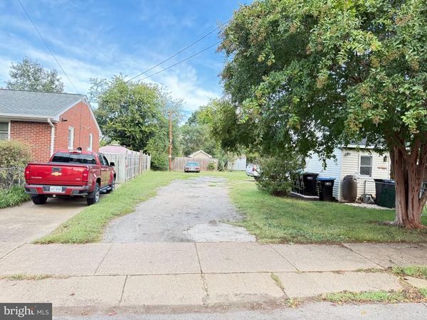 607 STUART STREET, FREDERICKSBURG, VA 22401