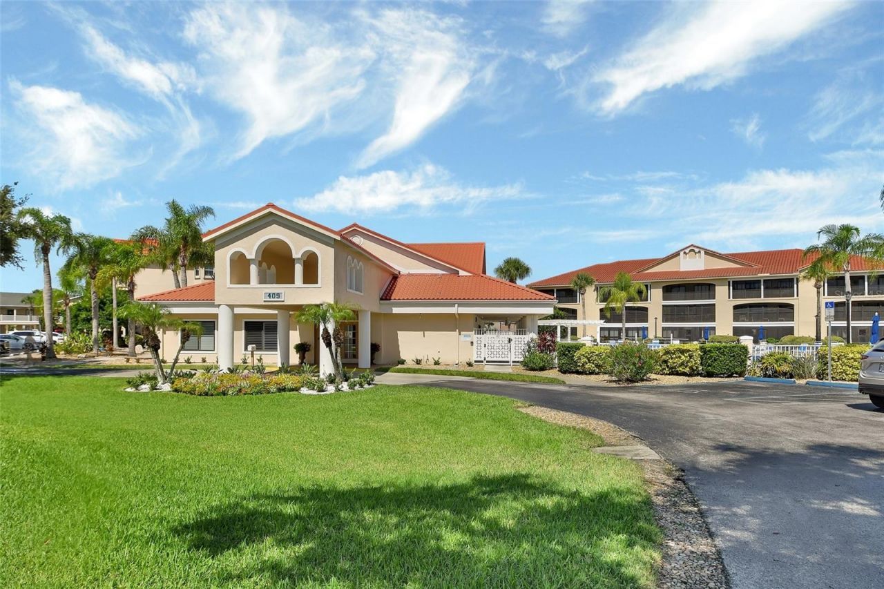 446 Bouchelle Drive, Unit 103, New Smyrna Beach, FL 32169 Photo