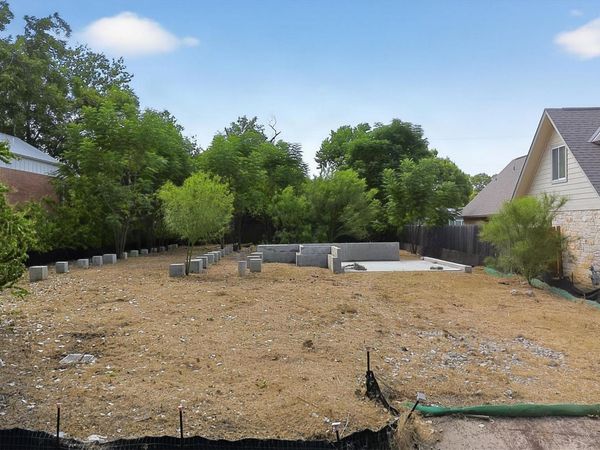 2602 Little John LN, Austin, TX 78704