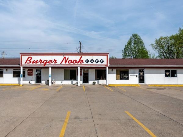 900 S PARK Avenue, Herrin, IL 62948