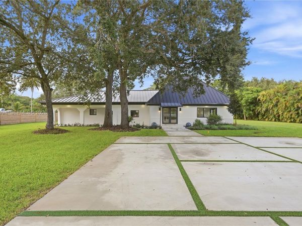 10861 SW 93rd St , Miami, FL 33176