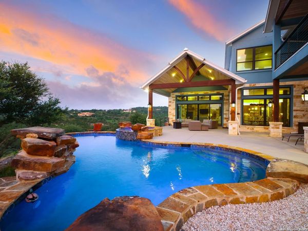 1023 Comanche Rdg, New Braunfels, TX 78132